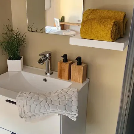 ベッド・アンド・ブレックファスト A La Maison De Sophie ジニャック